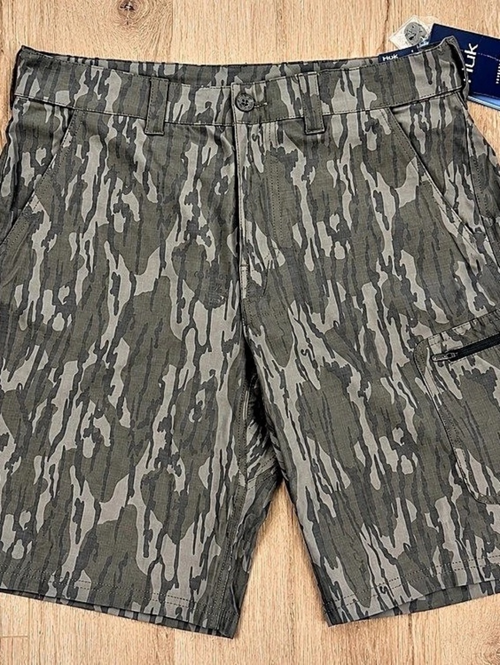 Huk Next Level 10.5" Short Mossy Oak Bottomland Mossy Oak Bottomland Cargo